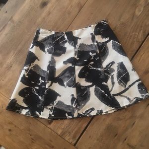 BLACK WHITE A-LINE SKIRT
